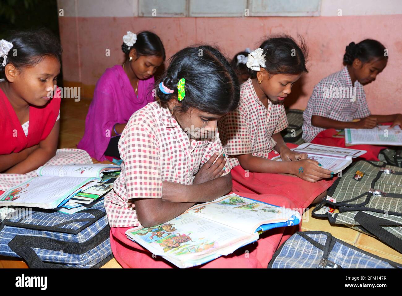 KAPU SAVARA TRIBE- Govt Tribal Welfare Girls Ashram High School - Savarabonthu Village - Andhra Pradesh, India Stock Photo