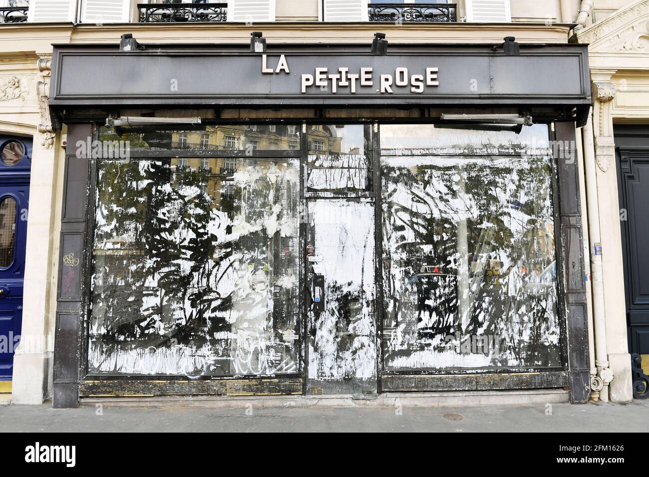 For ever Closed florist by covid19 - Paris - France Stock Photo