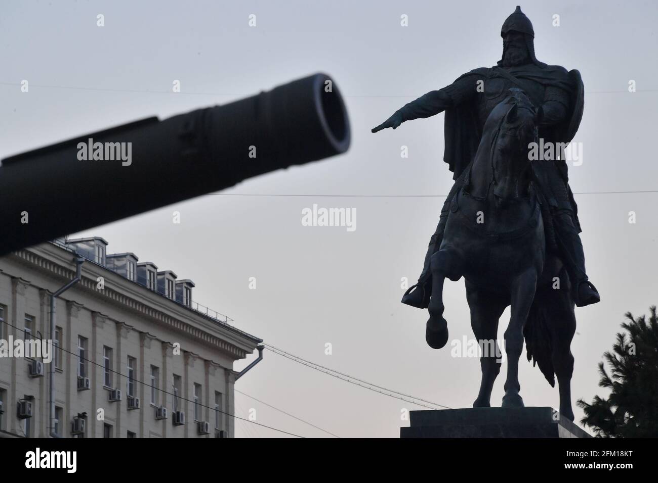 Moscow. Monument to Yuri Dolgoruky on Tverskaya Street Stock Photo - Alamy