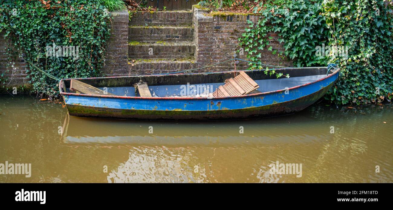 Rowing action bridge river hires stock photography and images Alamy