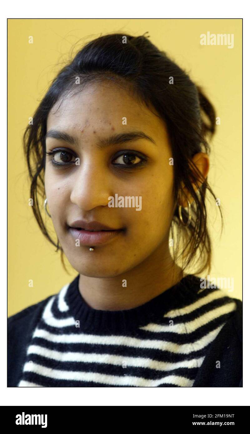 Tiphaine Shah 18 (rt) enjoys Maths , 6th formers at Copthall School in Mill Hill, London.pic David Sandison 24/2/2004 Stock Photo