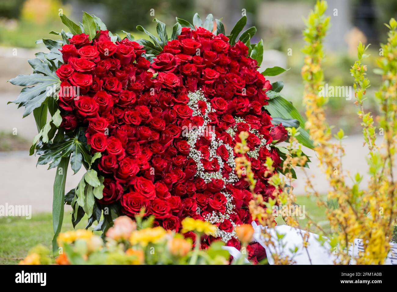 Cologne, Germany. 05th May, 2021. View of the grave of Willi Herren at the Melaten cemetery. The actor and singer Willi Herren had died on April 20. Credit: Rolf Vennenbernd/dpa/Alamy Live News Stock Photo