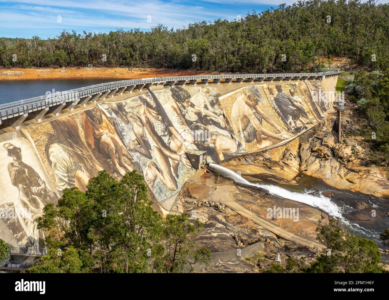 Wellington Dam world's largest dam wall mural painted by Guido Van ...