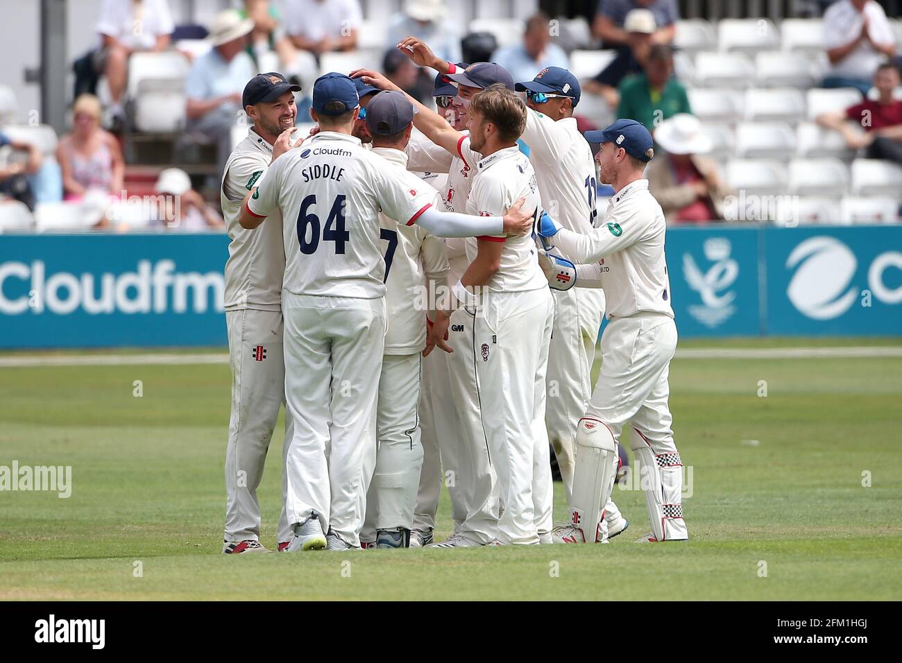 Aaron Beard of Essex celebrates taking the wicket of Adam Hose during Essex  CCC vs Warwickshire CCC, Specsavers County Championship Division 1 Cricket  Stock Photo - Alamy