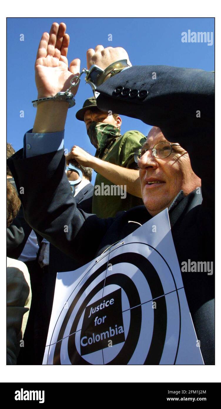 Justice for Colombia........Trade Union Leaders, a former minister and MPs demonstrate outside Parliament in protest against the UK Governments continued military assistance to Colombia.Mike Gapes (Labour) pic David Sandison 10/7/2003 Stock Photo