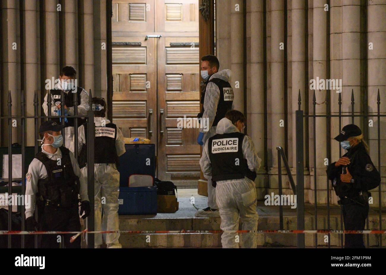 *** STRICTLY NO SALES TO FRENCH MEDIA OR PUBLISHERS - RIGHTS RESERVED ***October 29, 2020 - Nice, France: French investigators enter the Notre-Dame basilica, where an assailant killed three people in a knife attack. Stock Photo