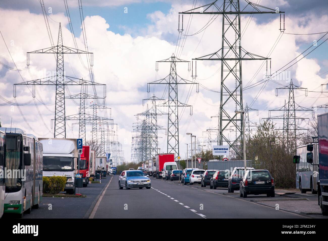 high voltage power lines in Frechen, North Rhine-Westphalia, Germany.  Hochspannungsleitungen in Frechen, Nordrhein-Westfalen, Deutschland. Stock Photo