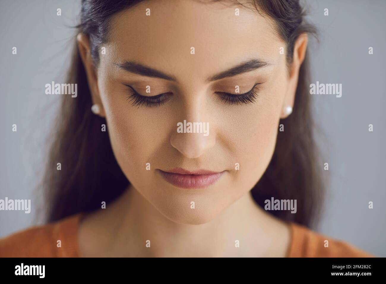 Woman eye closeup makeup hires stock photography and images Alamy