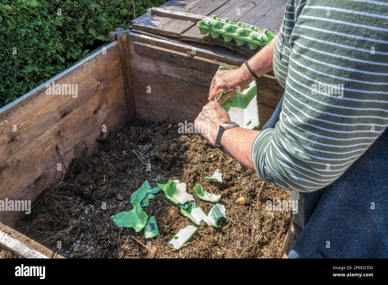 Wooden compost bin hi-res stock photography and images - Alamy