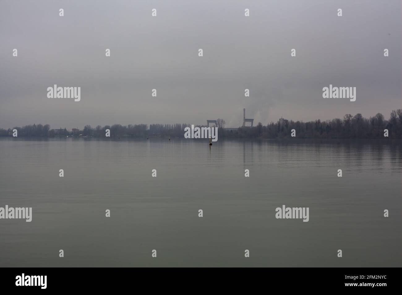 Foggy landscape rock lake hi-res stock photography and images - Alamy