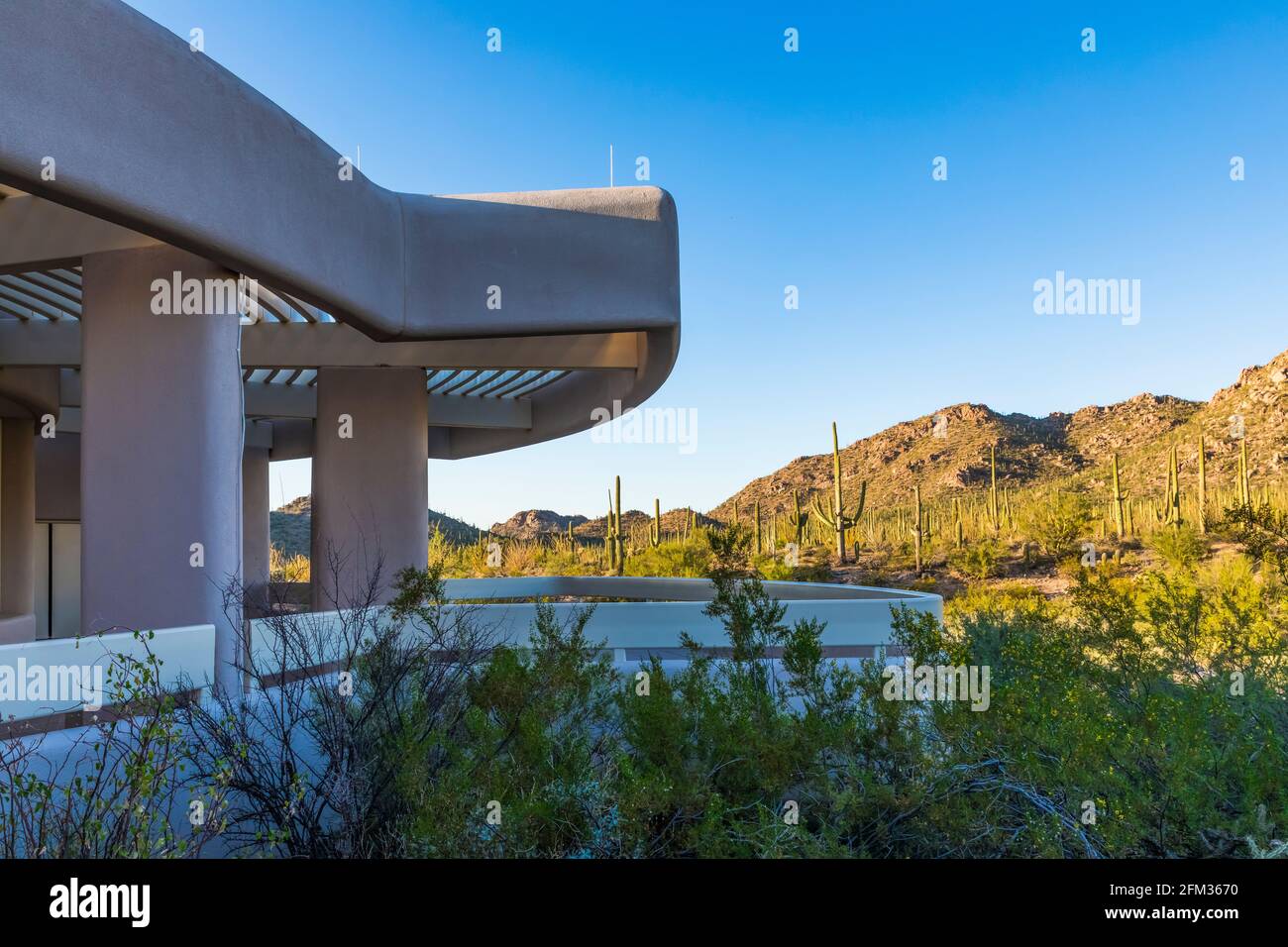 Park visitor center with information and exbibits in Tucson Mountain District of Saguaro National Park, Tucson Mountain District, Arizona, USA Stock Photo