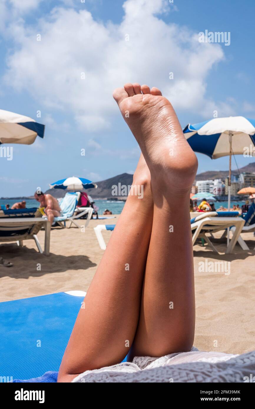 Gran Canaria, eine spanische Kanarische Insel vor der Nordwestküste von Afrika. Las Palmas de Gran Canaria mit Strand Las Canteras. Stock Photo