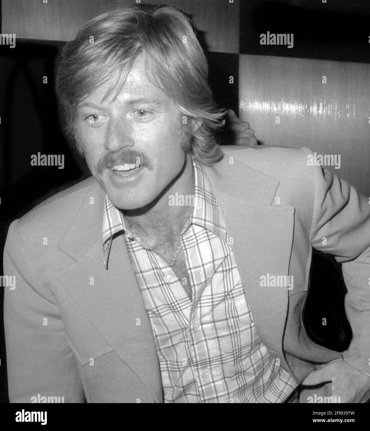 Robert Redford 1976 Photo By John Barrett/PHOTOlink Stock Photo Alamy