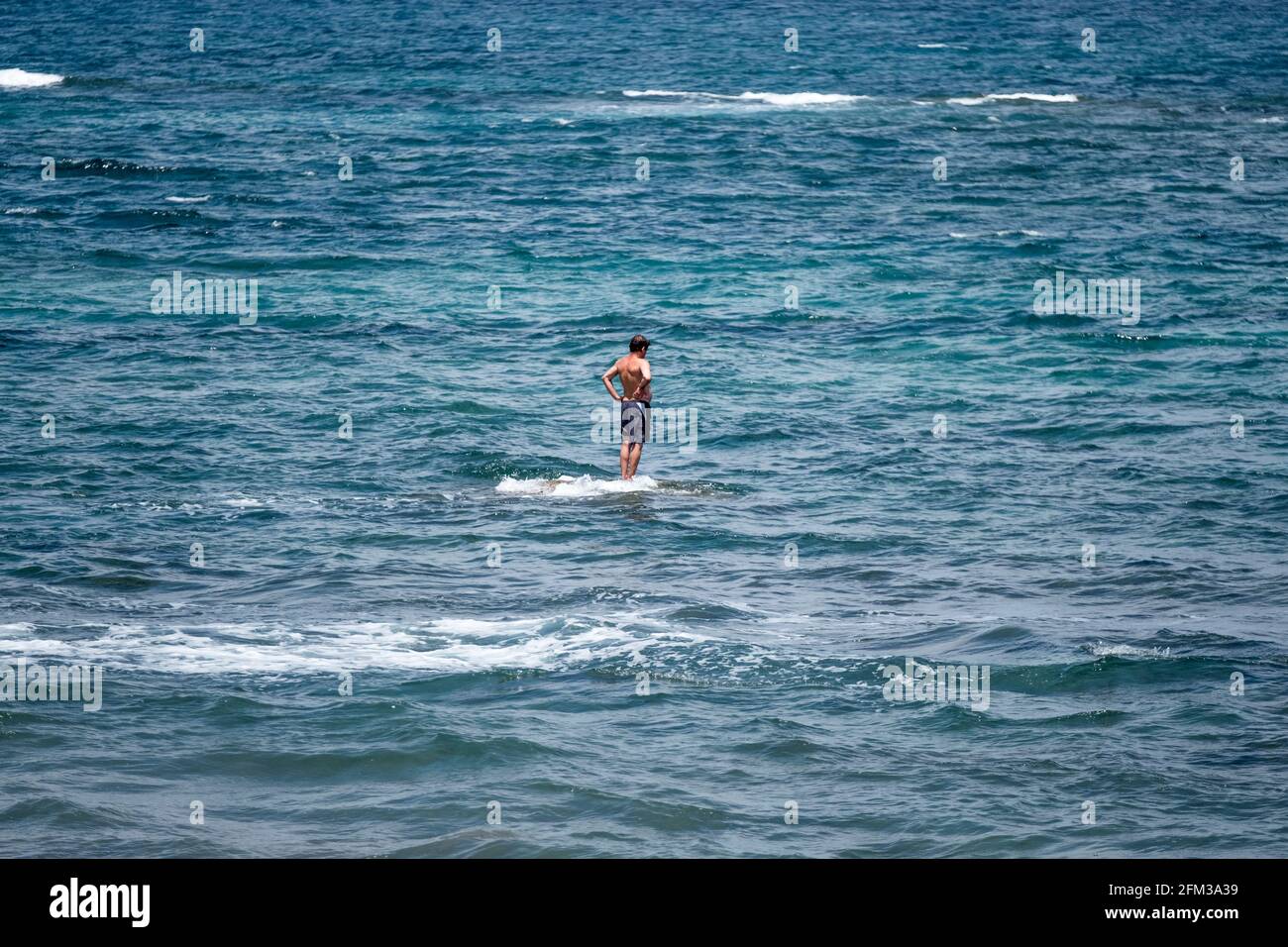 Gran Canaria, eine spanische Kanarische Insel vor der Nordwestküste von Afrika. Las Palmas de Gran Canaria mit Strand Las Canteras. Stock Photo