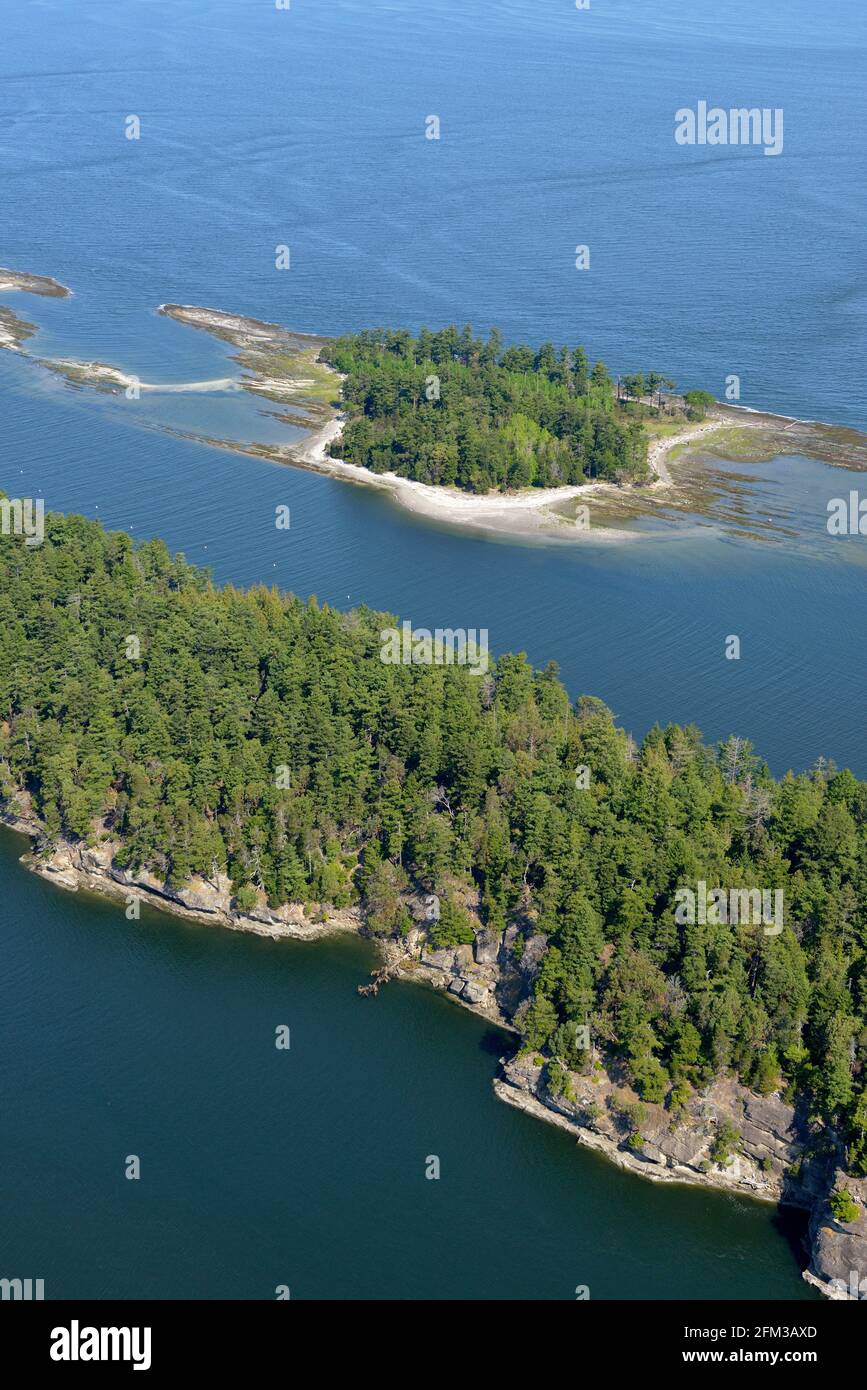 Cabbage Island and Tumbo Island, Gulf Islands National Park Reserve of Canada, Saturna Island