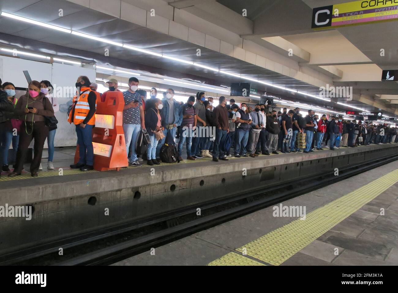 People wait for the metro at a platform in Pantitlan metro station in Mexico City, Mexico May 5, 2021. REUTERS/Luis Cortes Stock Photo - Alamy People wait for the metro at a platform in Pantitlan metro station in Mexico City, Mexico May 5, 2021. REUTERS/Luis Cortes Stock Photo - Alamy