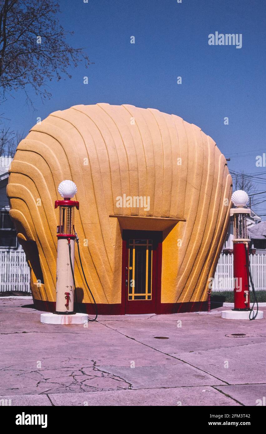 Shell gas station (restoration) WinstonSalem North Carolina ca. 2001