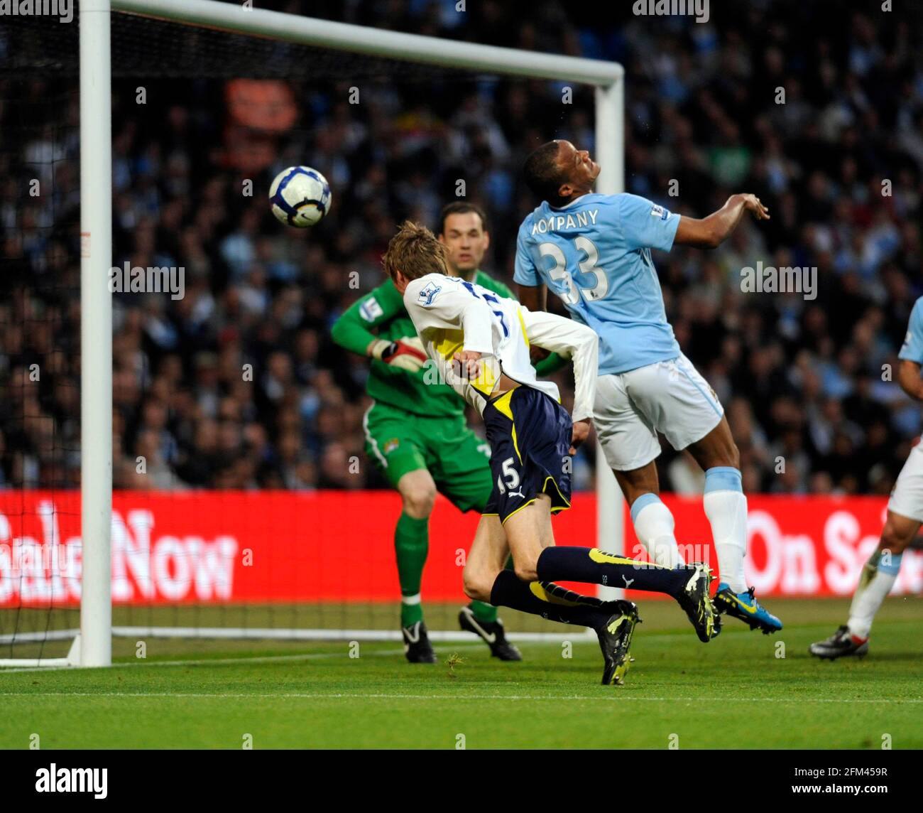 PREMIERSHIP FOOTBALL. MAN CITY V SPURS.  CROUCH HITS THE POST 5/5/2010. PICTURE DAVID ASHDOWN Stock Photo