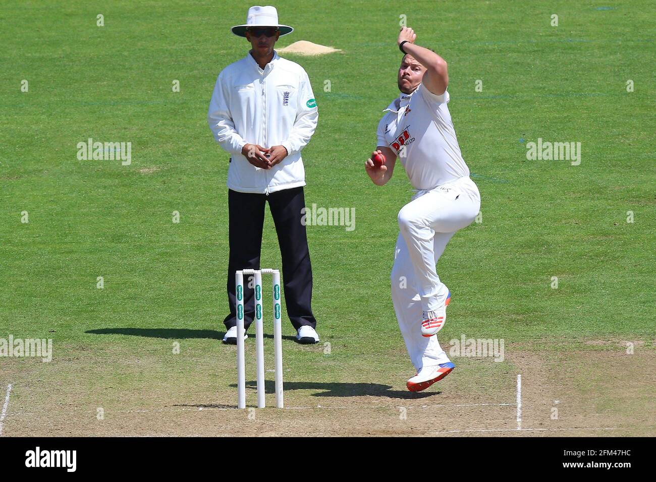 Graham Napier in bowling action for Essex during Glamorgan CCC vs Essex