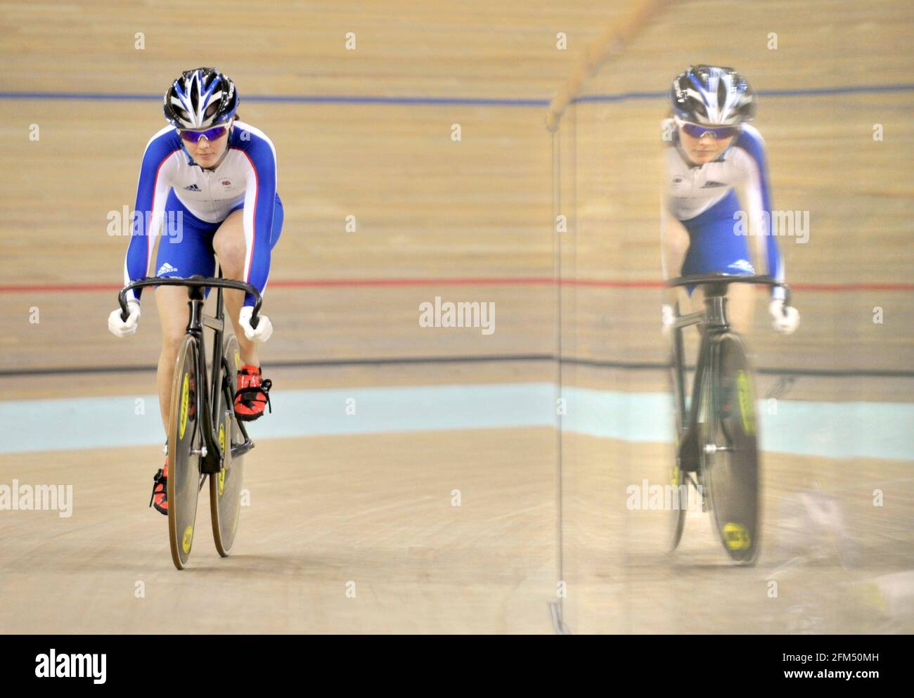 OLYMPIC GAMES BEIJING 2008.  GB CYCLING TEAM TRAINING IN THE LAOSHAN VELODROME. VICKIE PENDELTON. PICTURE DAVID ASHDOWN Stock Photo