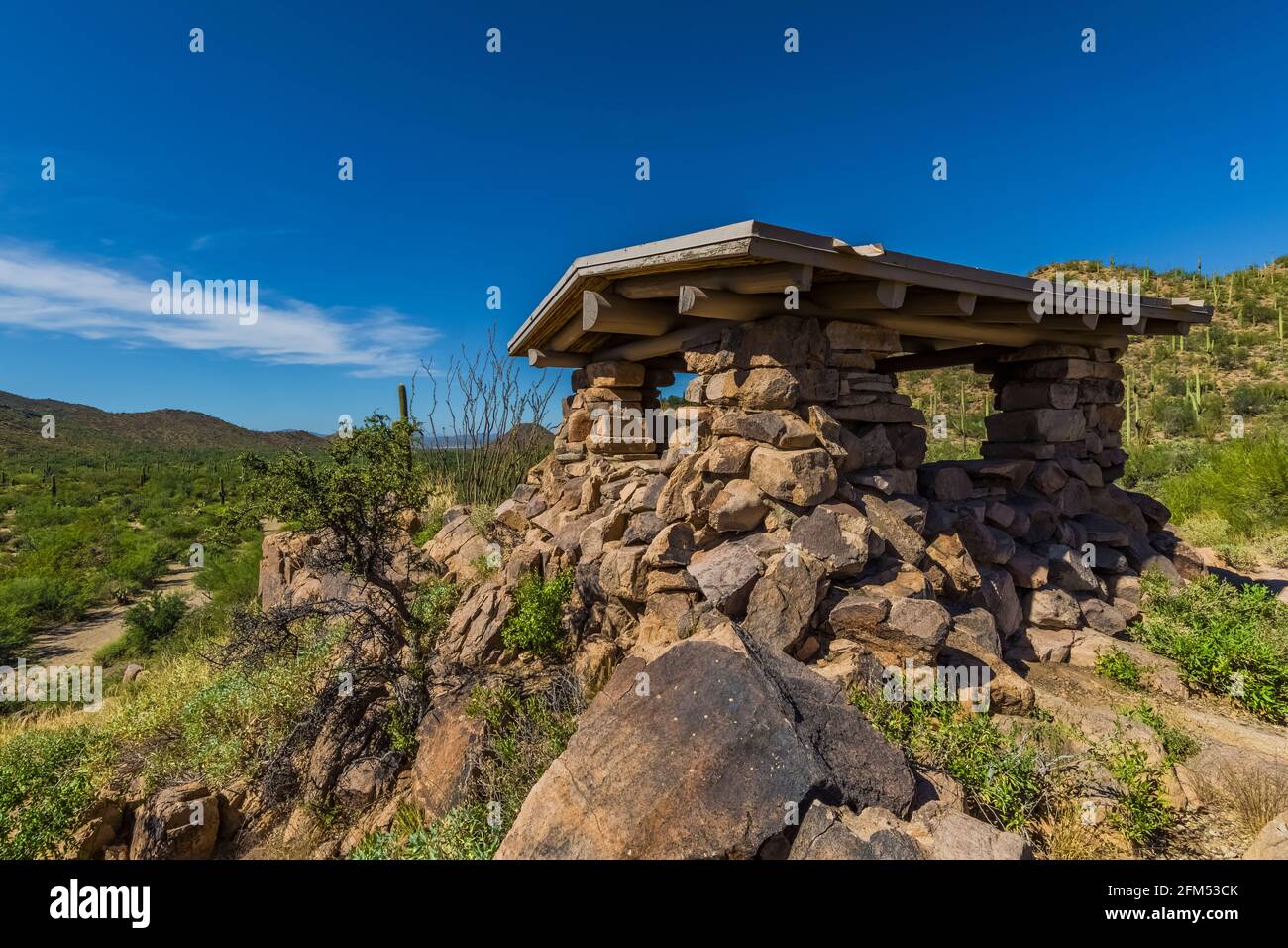 Ramada in the Ez-Kim-In-Zin Picnic Area built by the Civilian Conservation Corps during the Great Depression, Saguaro National Park, Tucson Mountain D Stock Photo