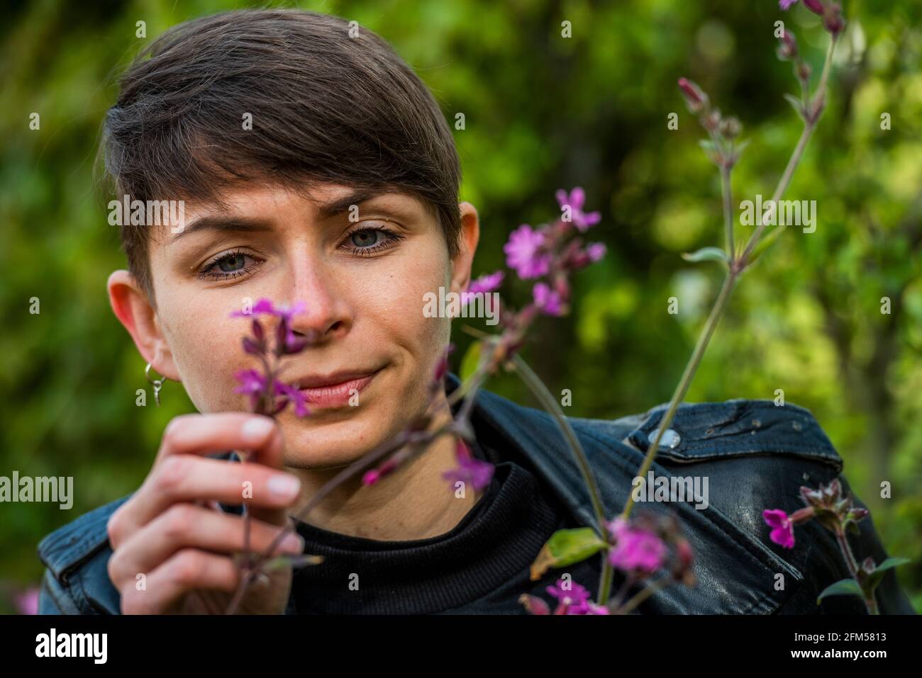 London, UK. 6 May 2021. The centrepiece is six ‘plantscapes' - representing contrasting landscapes found across the UK. Each landscape - sand dune; moorland; marsh and meadow; hedgerow (pictured); woodland; and urban - is inspired by the UK's priority habitats in the Biodiversity Action Plan. Designed by Seattle based artist Vaughn Bell, each has been created alongside Kew's team of horticultural experts. Credit: Guy Bell/Alamy Live News Stock Photo