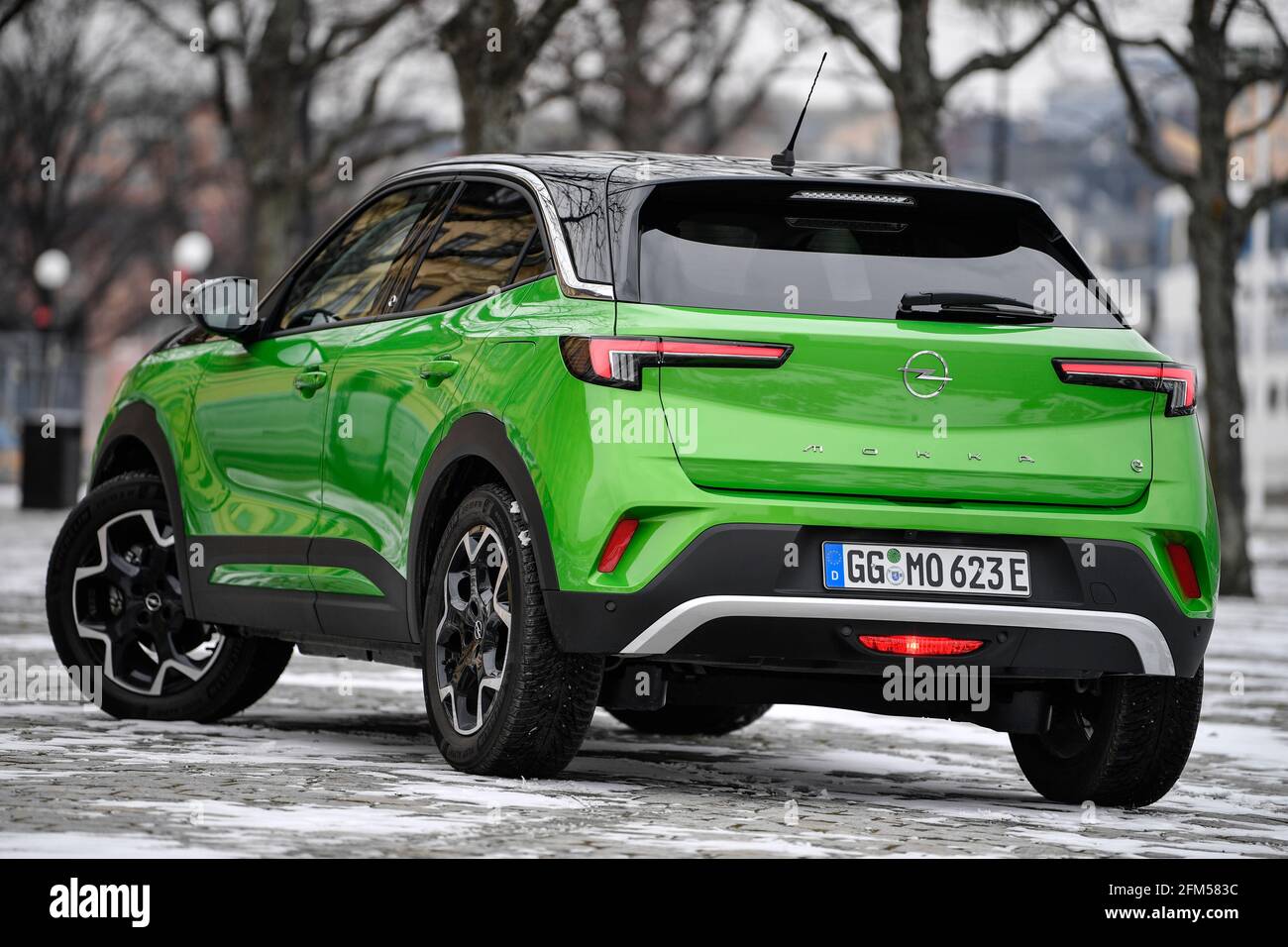 Opel Mokka-e, exterior, front view, electric crossover, new green Mokka-e,  german cars, HD wallpaper
