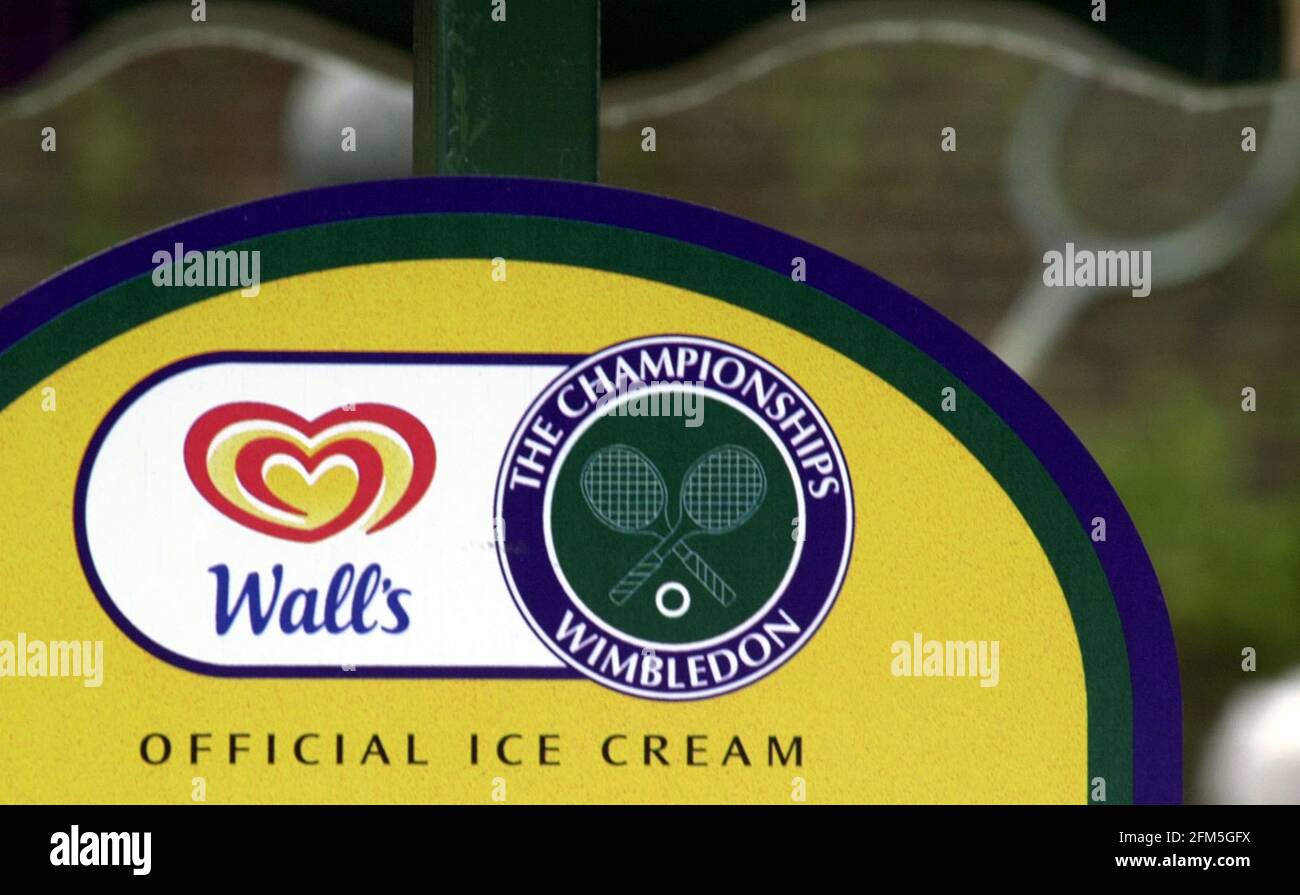 WIMBLEDON TENNIS CHAMPIONSHIPS JULY 2001 Stock Photo Alamy