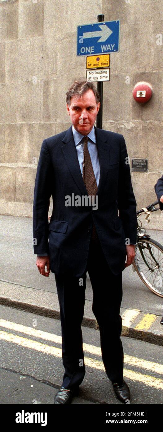JONATHAN AITKEN ARRIVING AT THE OLD BAILEY JUNE1999 FOR SENTENCING