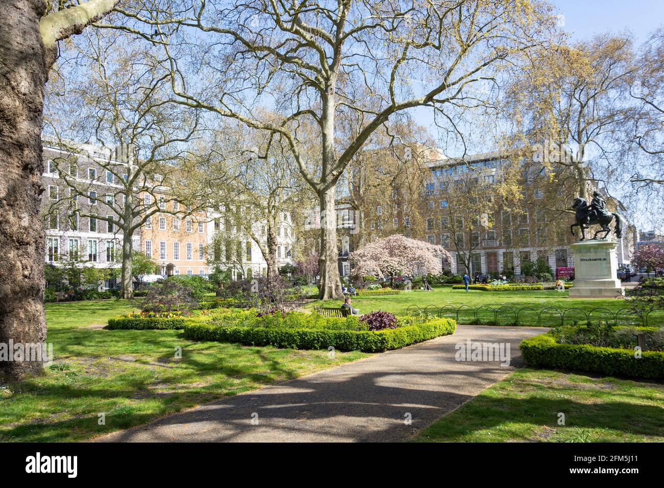 Jamess square hi-res stock photography and images - Alamy
