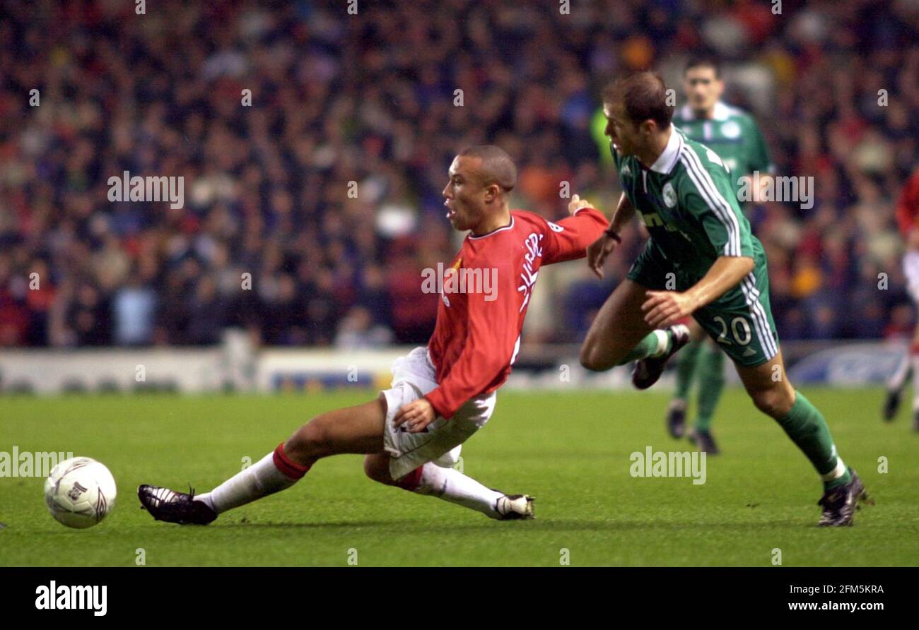 Manchester United v Panathinaikos Basinas November 2000 Mikael Silvestre on the attack for united during the match at old Trafford. The game ended man utd 3 Panathinaikos 1 Stock Photo