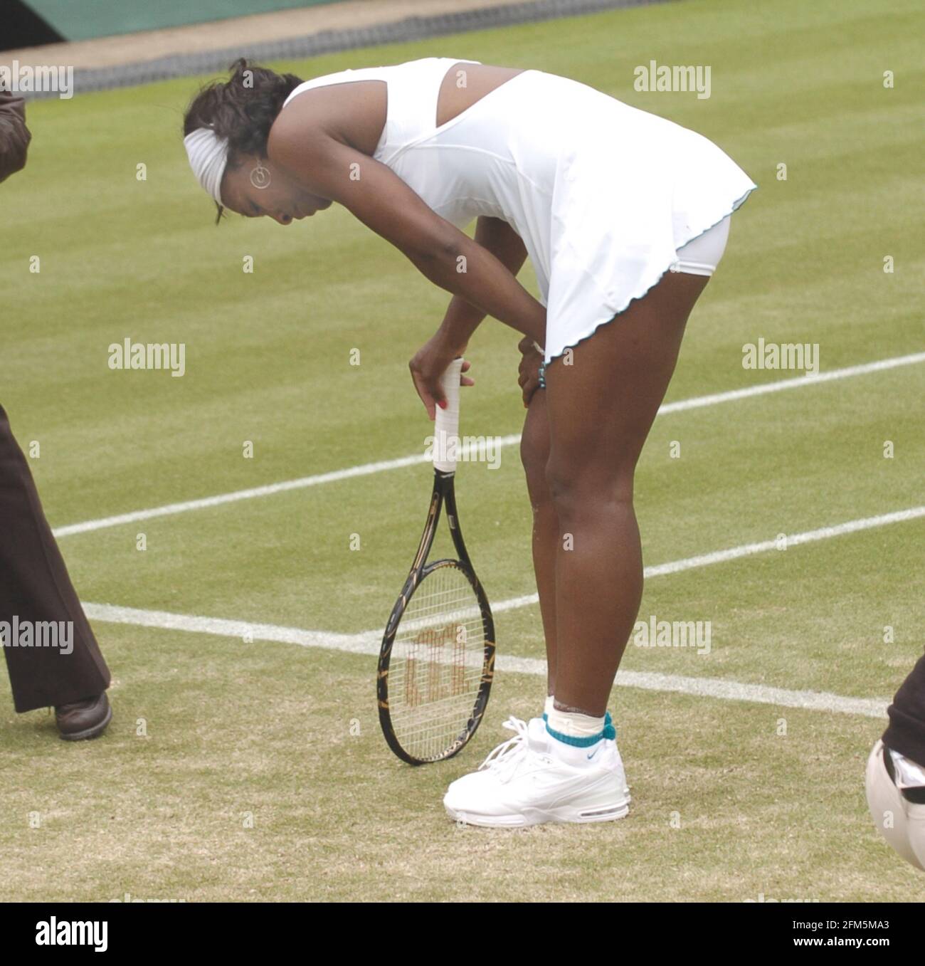 WIMBLEDON  2007 7th DAY 2/7/07. S.WILLIAMS AFTER BEING HURT DURING HER MATCH WITH D.HANTUCHOVA   PICTURE DAVID ASHDOWN Stock Photo
