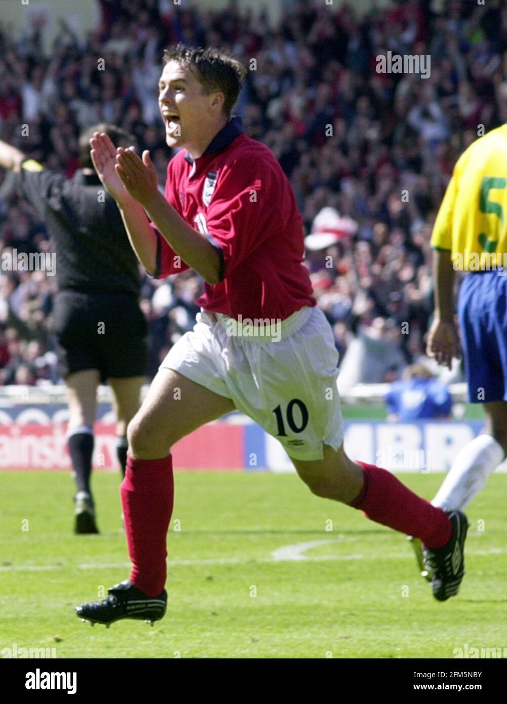 michael-owen-goal-hi-res-stock-photography-and-images-alamy