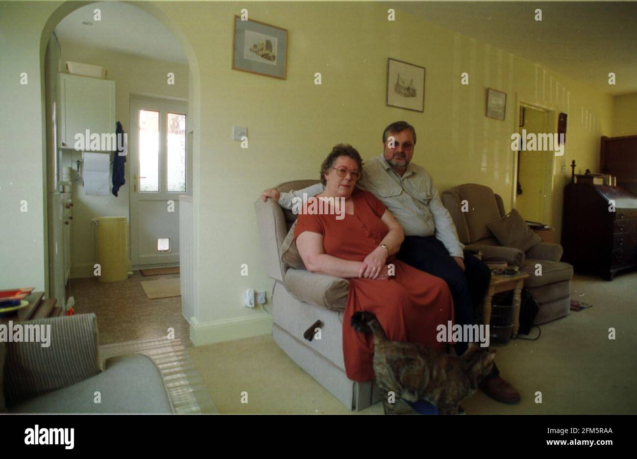 Paul And Molly Mockford In Their House In Orchard Road Lewes Which Has Been Redecorated Following The Floods 7 5 01 Pic J0hn Voos Stock Photo Alamy