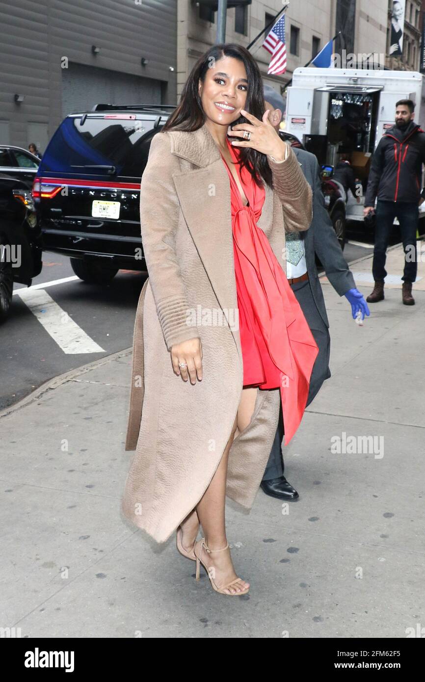 Red dress camel coat 2025