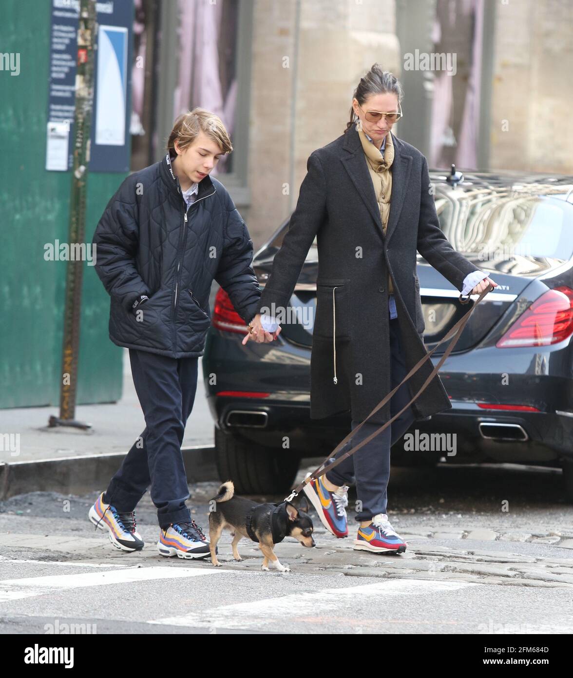 New York - NY - 03/15/2020 - Jenna Lyons and son Beckett Mazeau walking