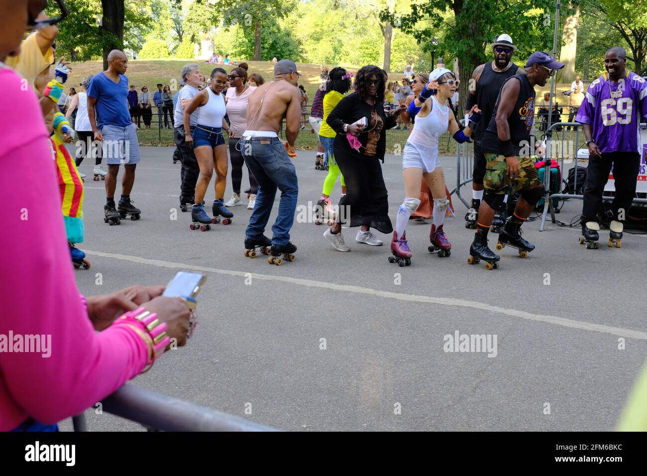 Dance skaters dancing in Central Park.Manhattan.New York City.USA Stock Photo