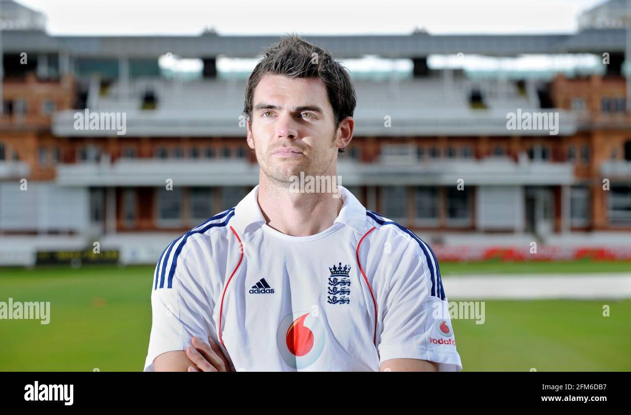 JIMMY ANDERSON  ENGLAND FAST BOWLER AT LORDS. 7/7/2008  PICTURE DAVID ASHDOWN Stock Photo