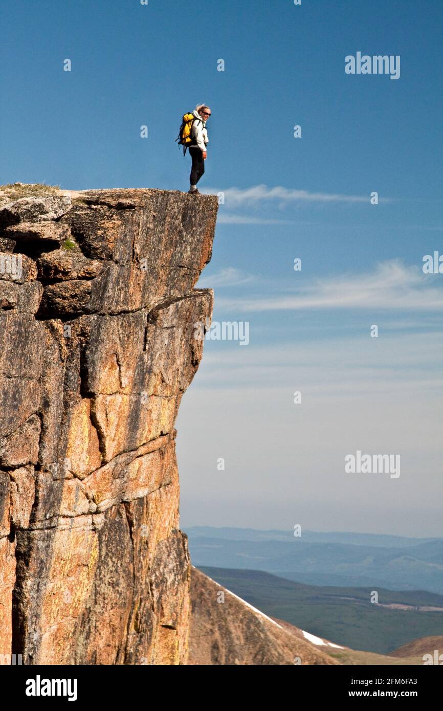 Scary cliff hi-res stock photography and images - Alamy