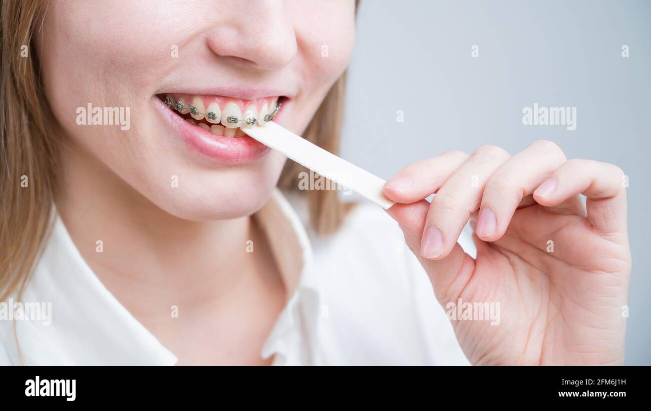 Woman eating chewing gum hires stock photography and images Alamy