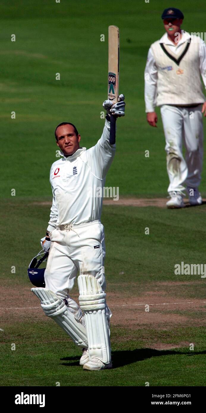 4th TEST ENGLAND V AUSTRALIA  AT HEADINGLY  MARK BUTCHER AFTER HIS 100 Stock Photo