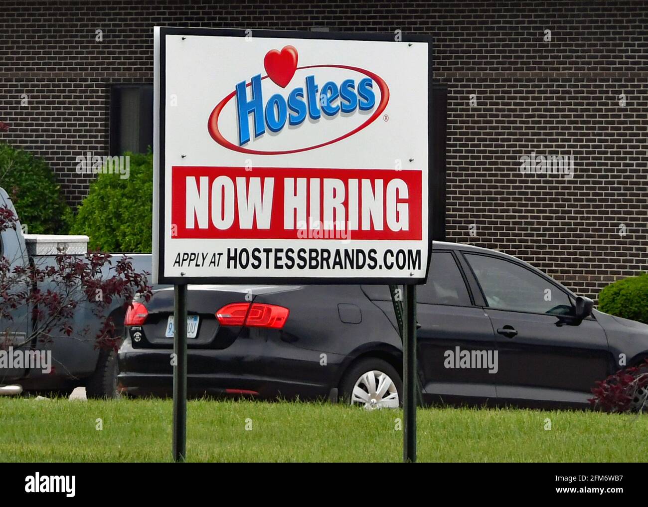Hostess plant where Twinkies snack cakes are produced now hiring signs