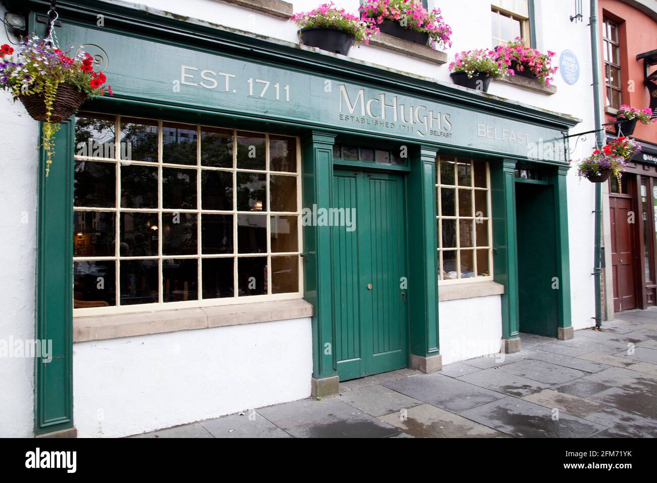 McHughs, the oldest public house in Belfast, N. Ireland, established 1711 Stock Photo