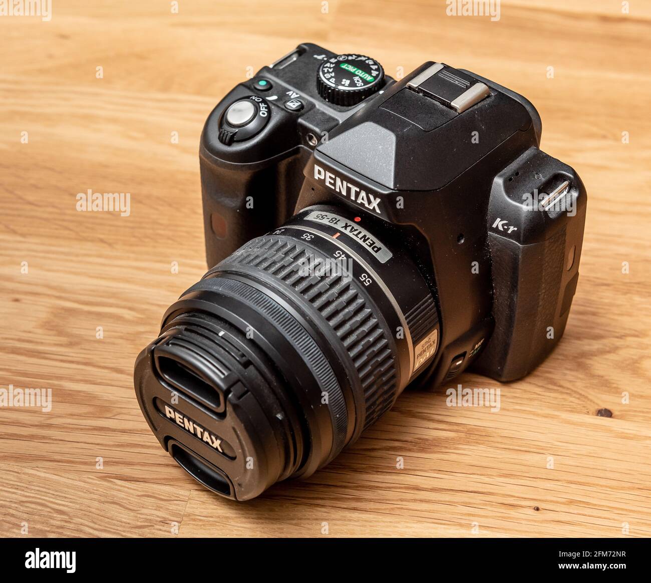 Gothenburg, Sweden - May 04 2019: Pentax K-r digital SLR with a 18-55mm  lens on a wooden table Stock Photo - Alamy