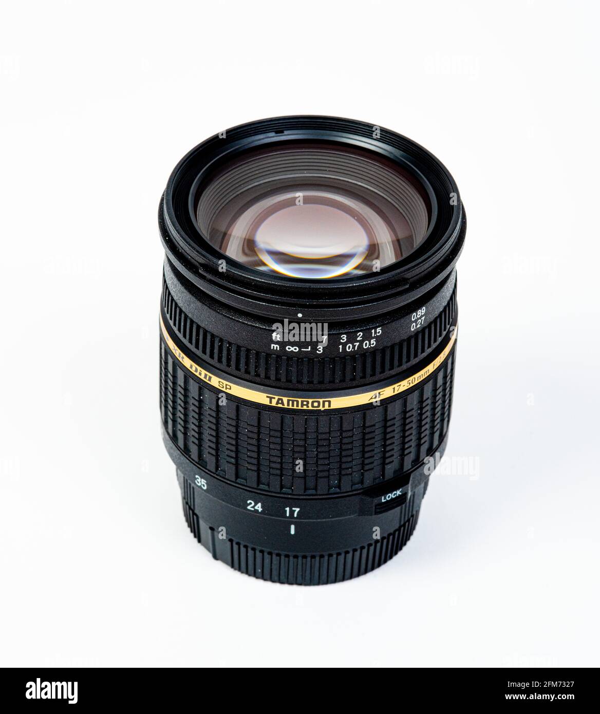 Tamron 17 70 hi-res stock photography and images - Alamy