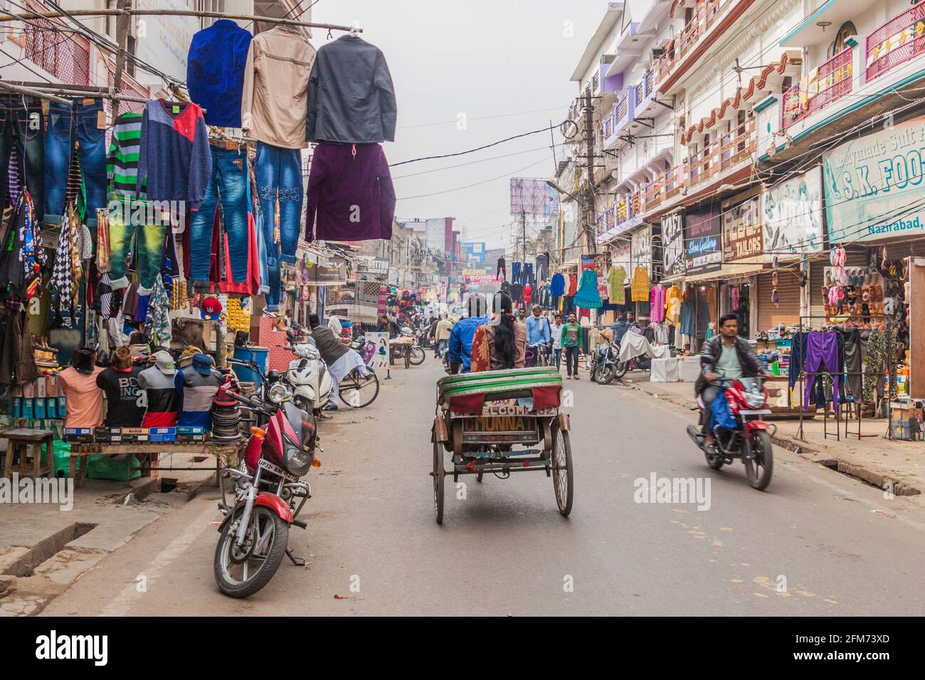 Hinduism street view india hi-res stock photography and images - Alamy