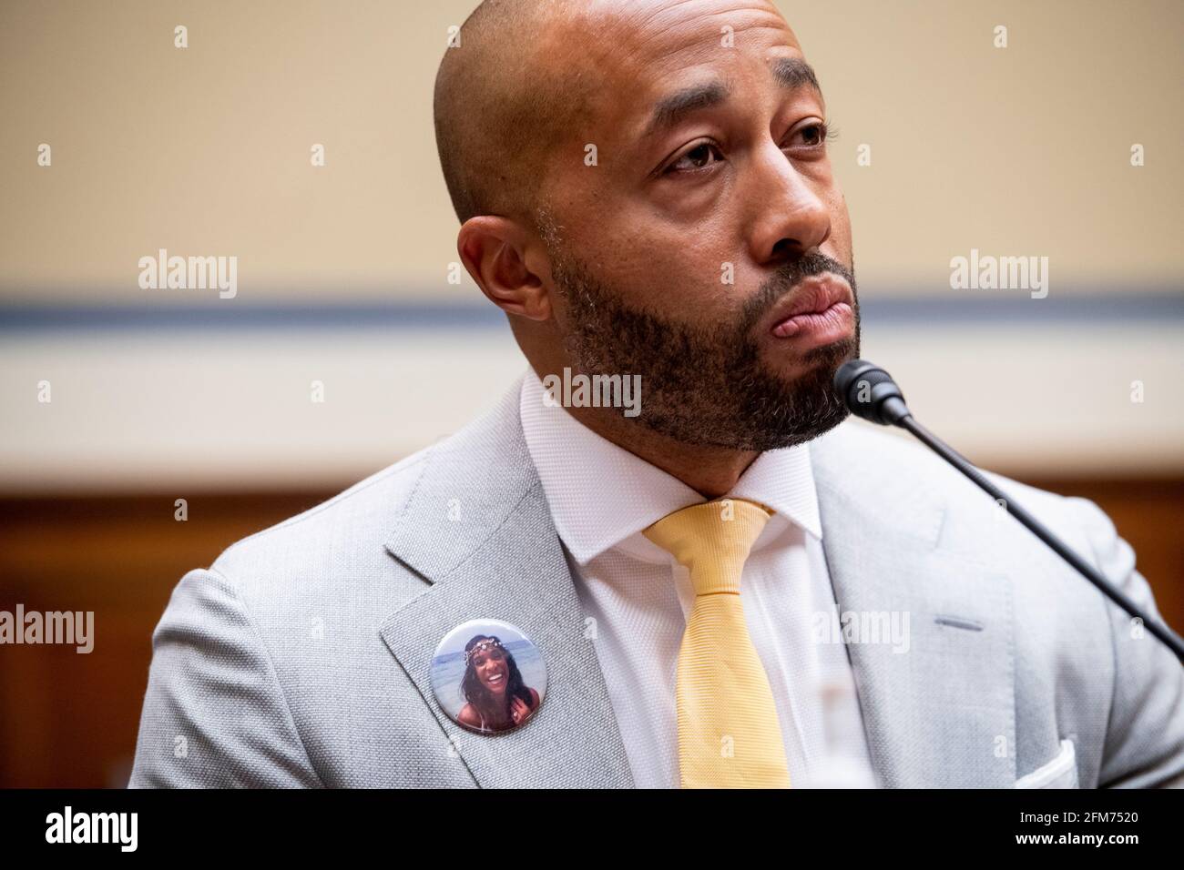 Washington, United States Of America. 06th May, 2021. Charles Johnson, husband of the late Kira Johnson and Founder of 4Kira4Moms, testifies about losing his wife during a routine c-section, as he appears for a House Committee on Oversight and Reform hearing “Birthing While Black: Examining Americas Black Maternal Health Crisis” in the Rayburn House Office Building in Washington, DC, Thursday, May 6, 2021. Credit: Rod Lamkey/CNP | usage worldwide Credit: dpa/Alamy Live News Stock Photo