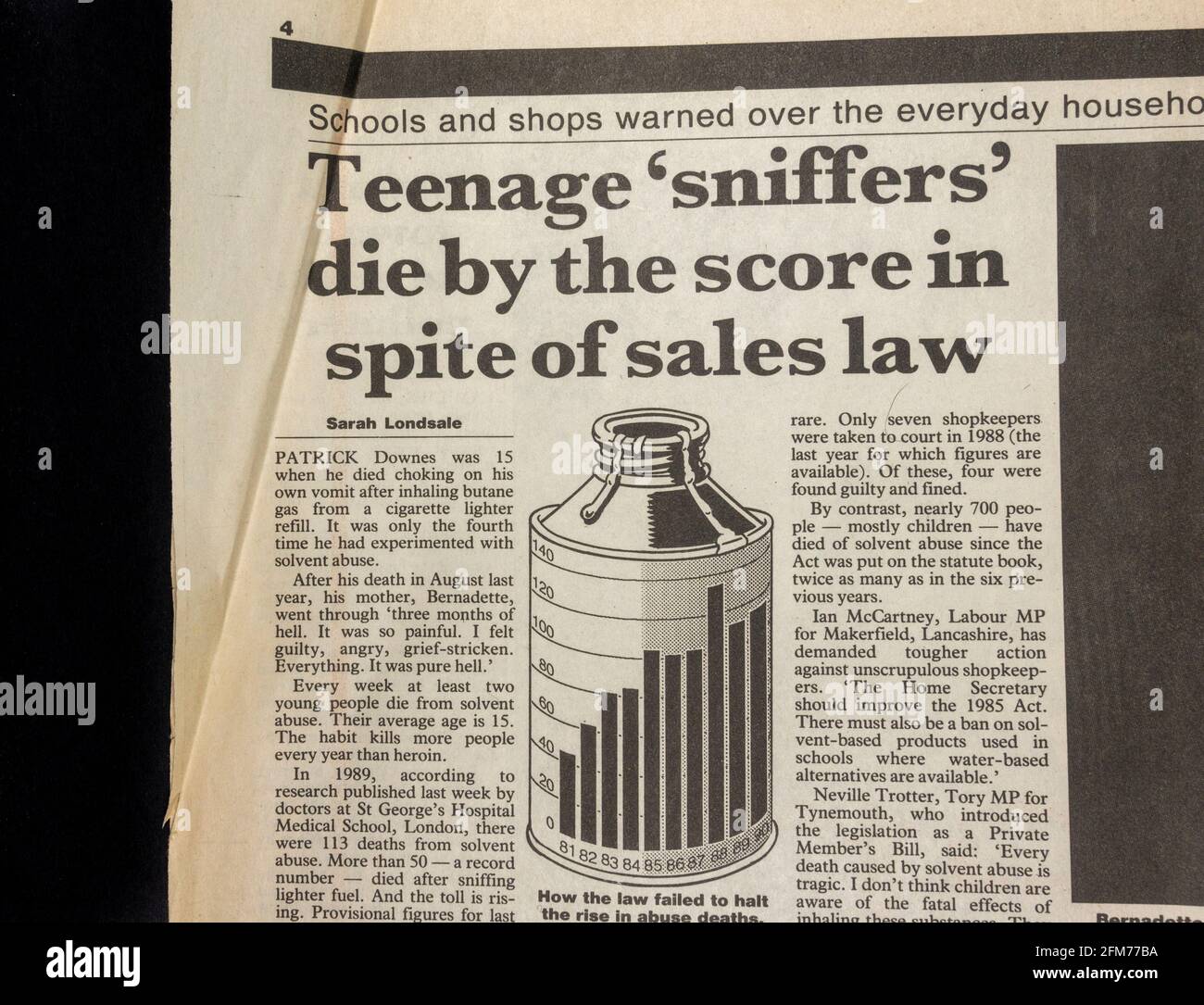 Article looking at substance abuse by young people inside the Observer newspaper on 3rd March 1991 during the Iraq War. Stock Photo