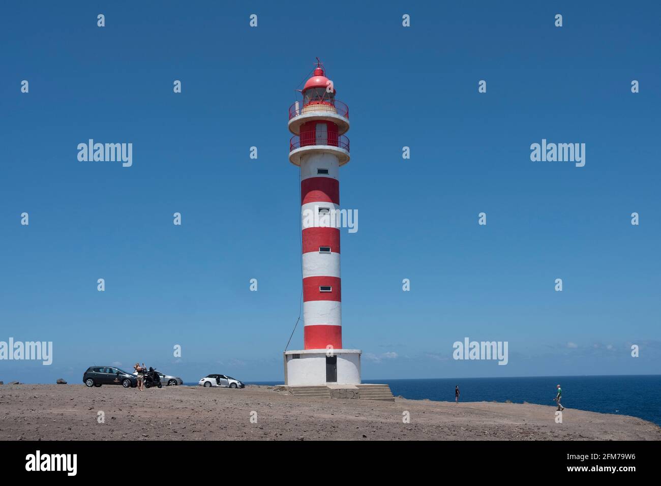 Gran Canaria, eine spanische Kanarische Insel vor der Nordwestküste von Afrika. Der Leuchtturm von Sardina del Norte an der Nordwest-Spitze. Stock Photo