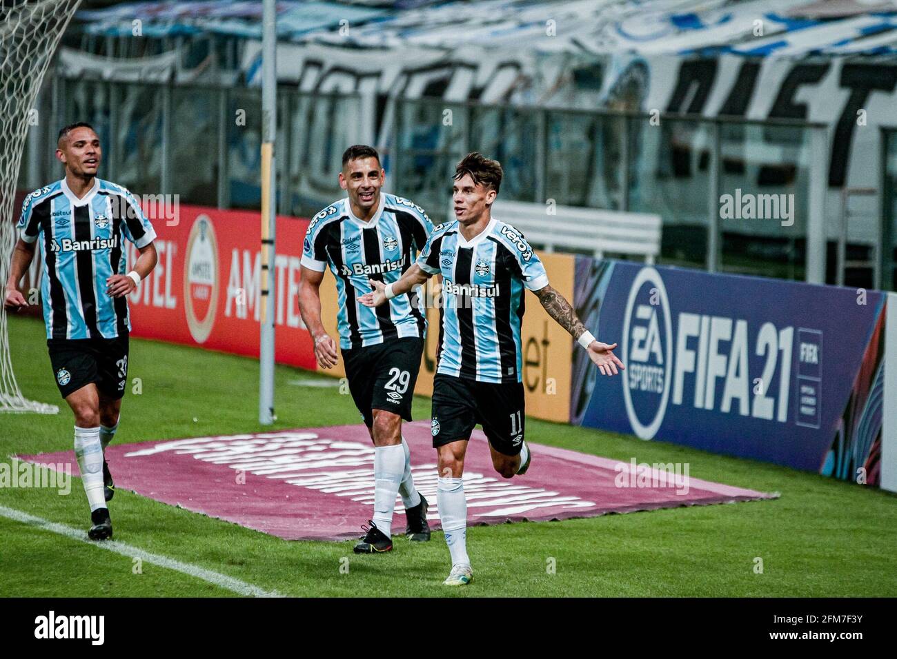 Porto Alegre Rio Grande Do Sul 6th May 2021 Spo Football Match Between Gremio And Aragua For The Conmebol Copa Sudamericana May 6 2021 Porto Alegre Brazil Ferreira Of Brazil S Gremio Celebrates